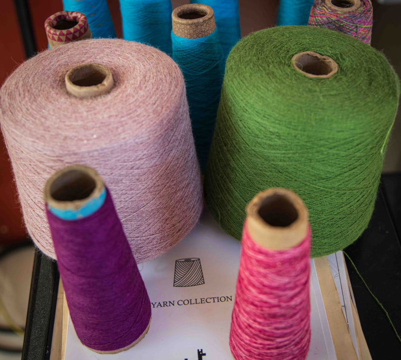 Alpaka Garn verschiedene Farben zur Fertigung der Alpakin Kleidung und Accessoires