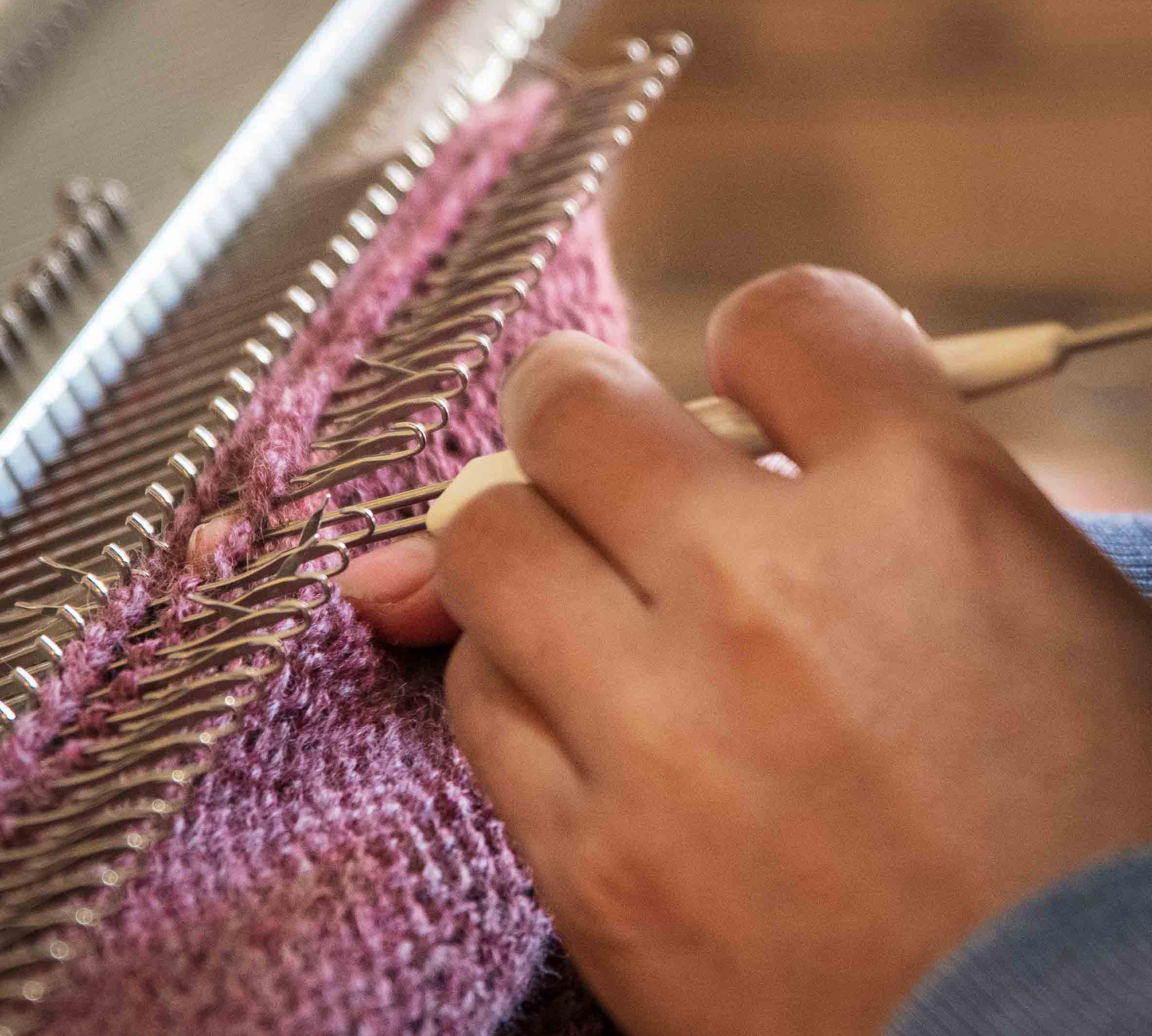Fertigung Handarbeit Textil abschließen