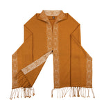 FLOR Alpaka Poncho Schal für Damen von Alpakin in kamel von vorne
