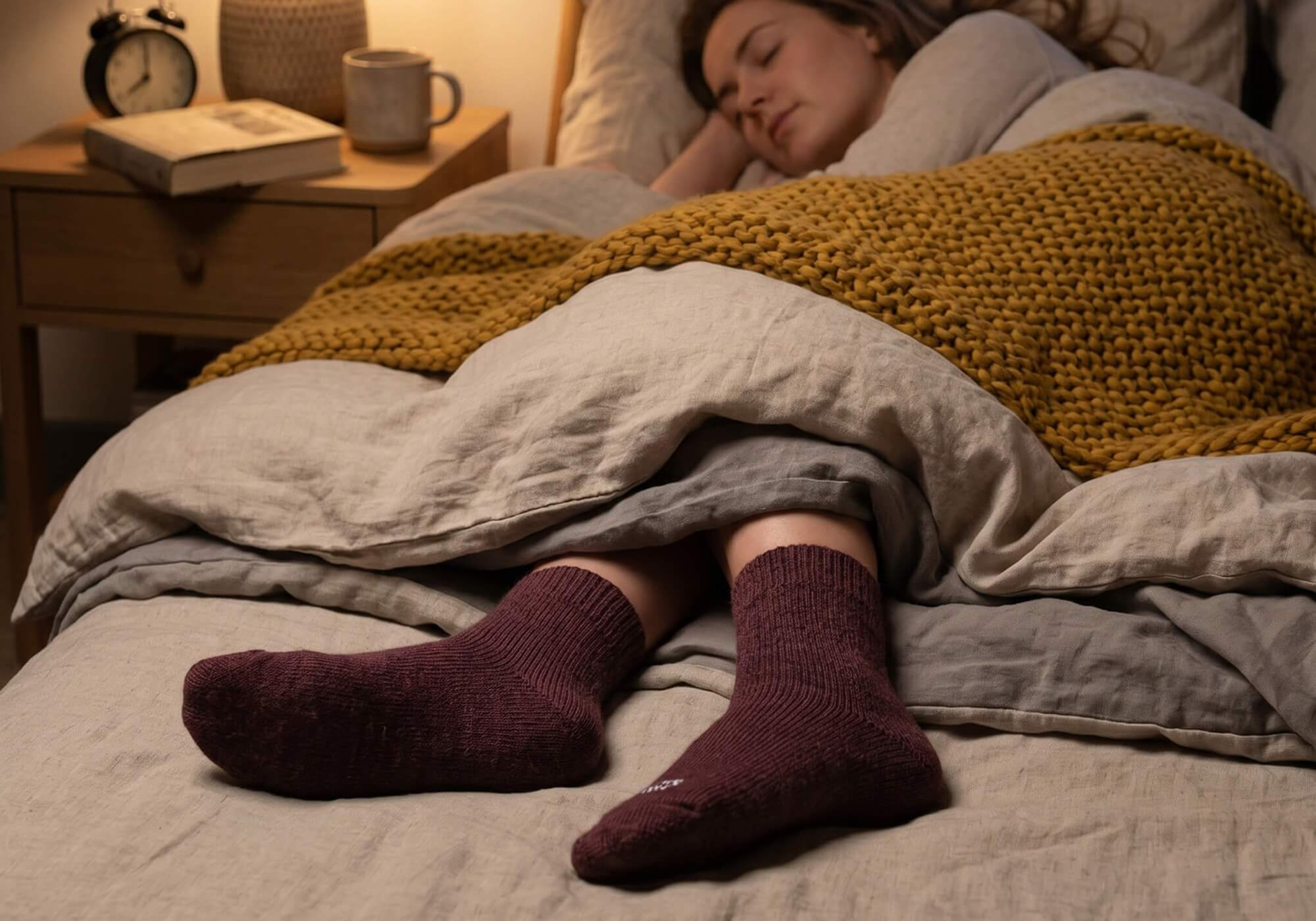 Wärmste Socken aus Alpakawolle als Schlafsocken für Menschen, die häufig kalte Füße haben